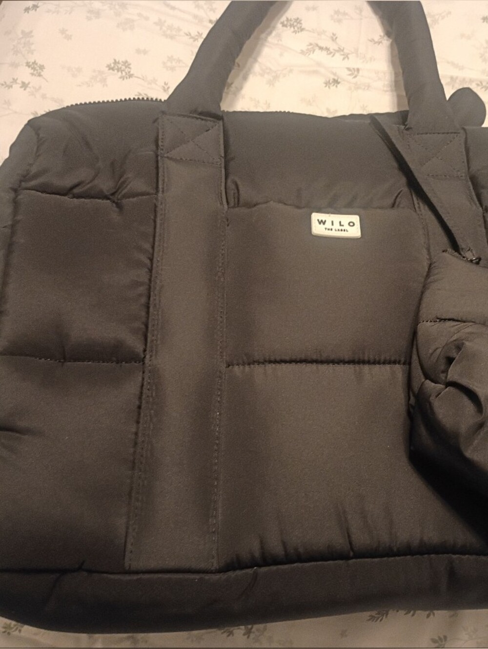 NEW Wilo the Label Puffer Travel Weekender Bag w/pouch, Black, Luggage Sleeve